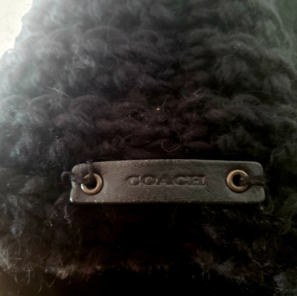 Coach Black Wool Infinity Scarf🧣 - Picture 6 of 6